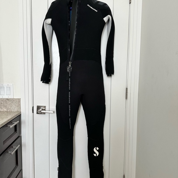 Women's Black SCUBAPRO Everflex Wetsuit 7/5mm Small/Tall - Picture 2 of 15